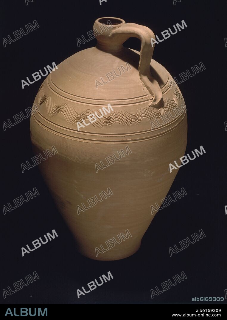 CANTARO DE BARRO CON DECORACION EN RELIEVE Y UN ASA-SIN VIDRIAR-S XX.