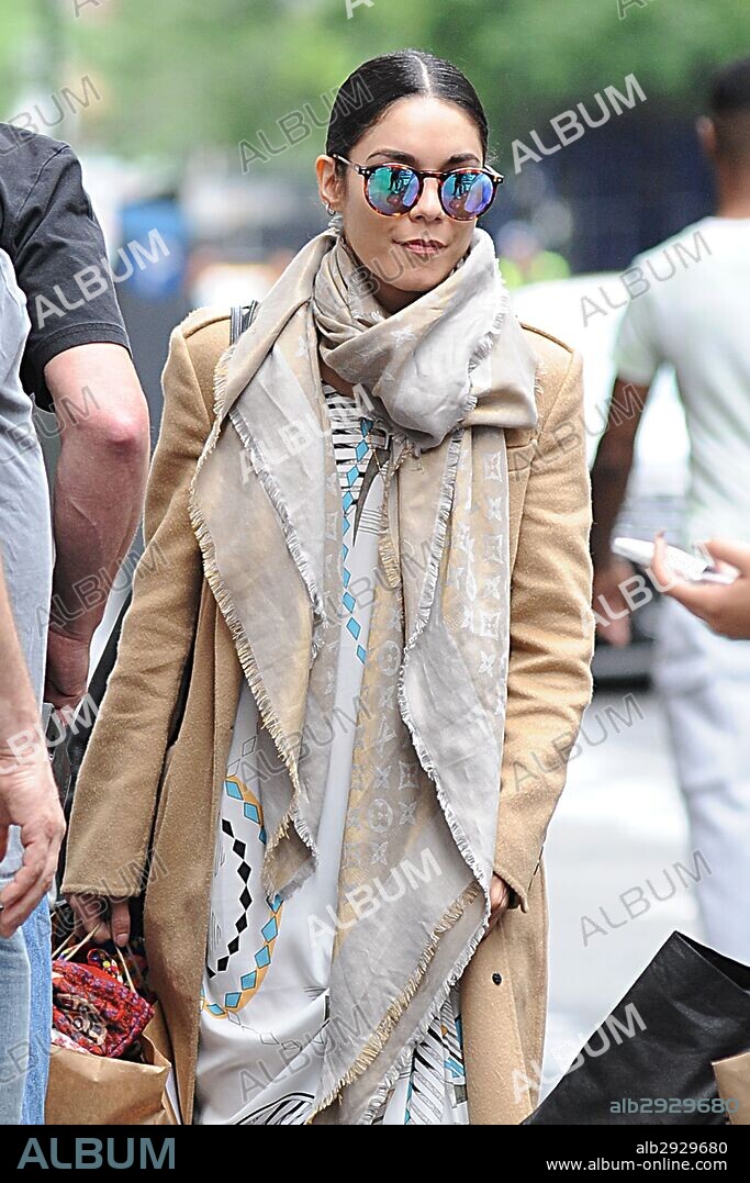 June 6, 2015 - New York, NY, USA - June 6, 2015 New York City..Vanessa Hudgens arrives to a performance of Gigi on Broadway at The Neil Simon Theatre on June 6, 2015 in New York City. 06/06/2015