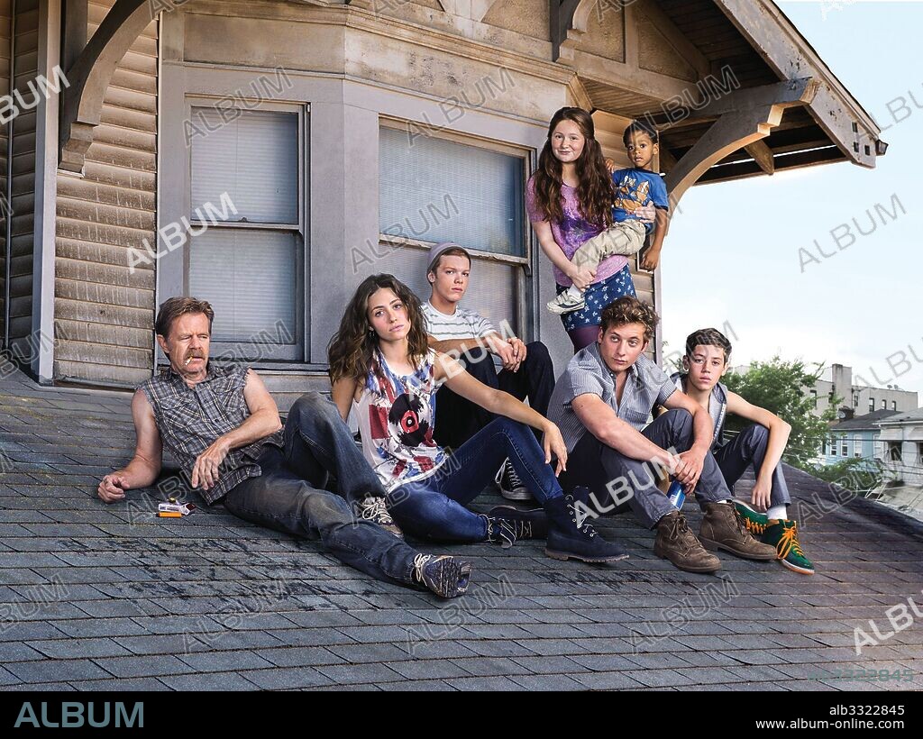 CAMERON MONAGHAN, EMMA KENNEY, EMMY ROSSUM, ETHAN CUTKOSKY, JEREMY ALLEN WHITE and WILLIAM H. MACY in SHAMELESS, 2011, directed by MARK MYLOD. Copyright SHOWTIME NETWORKS. Season 4.
