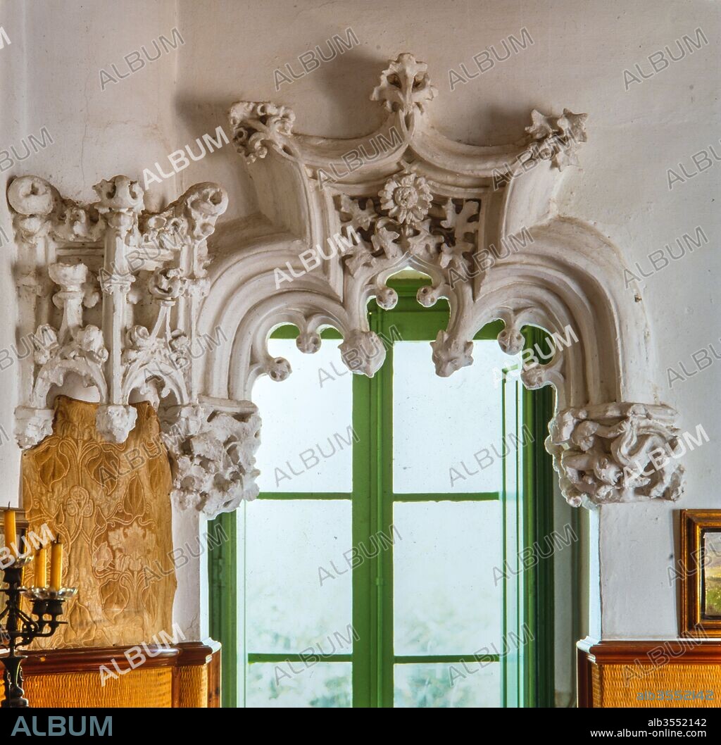 Josep Puig i Cadafalch / Arco mixtilíneo en el interior de la Casa Puig i Cadafalch, 1897-1905, Argentona, Barcelona, Cataluña, España.