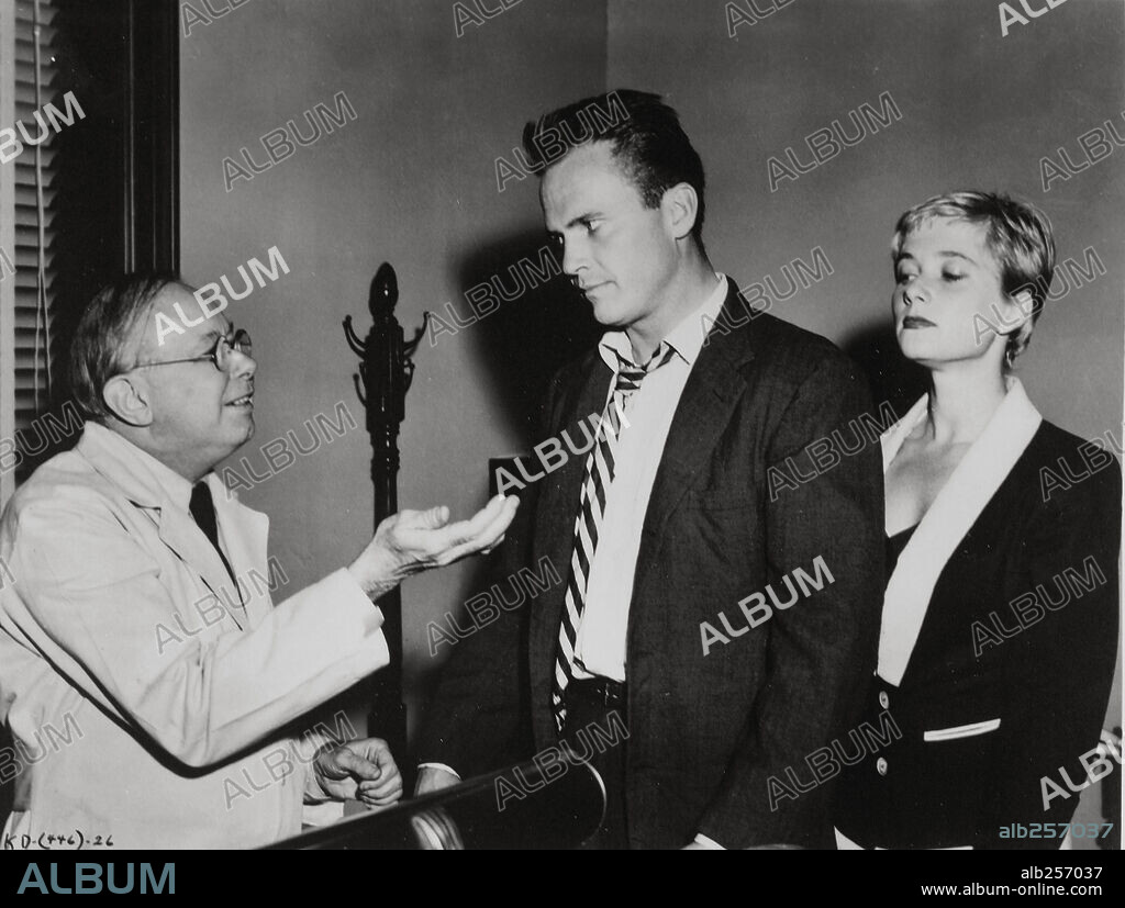 RALPH MEEKER en EL BESO MORTAL, 1955 (KISS ME DEADLY), dirigida por ROBERT ALDRICH. Copyright UNITED ARTISTS.