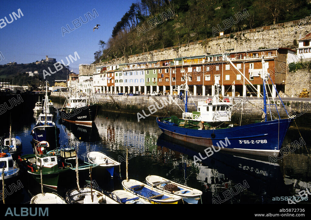 San Sebastián / Donostia; puerto pesquero y barrio de pescadores.