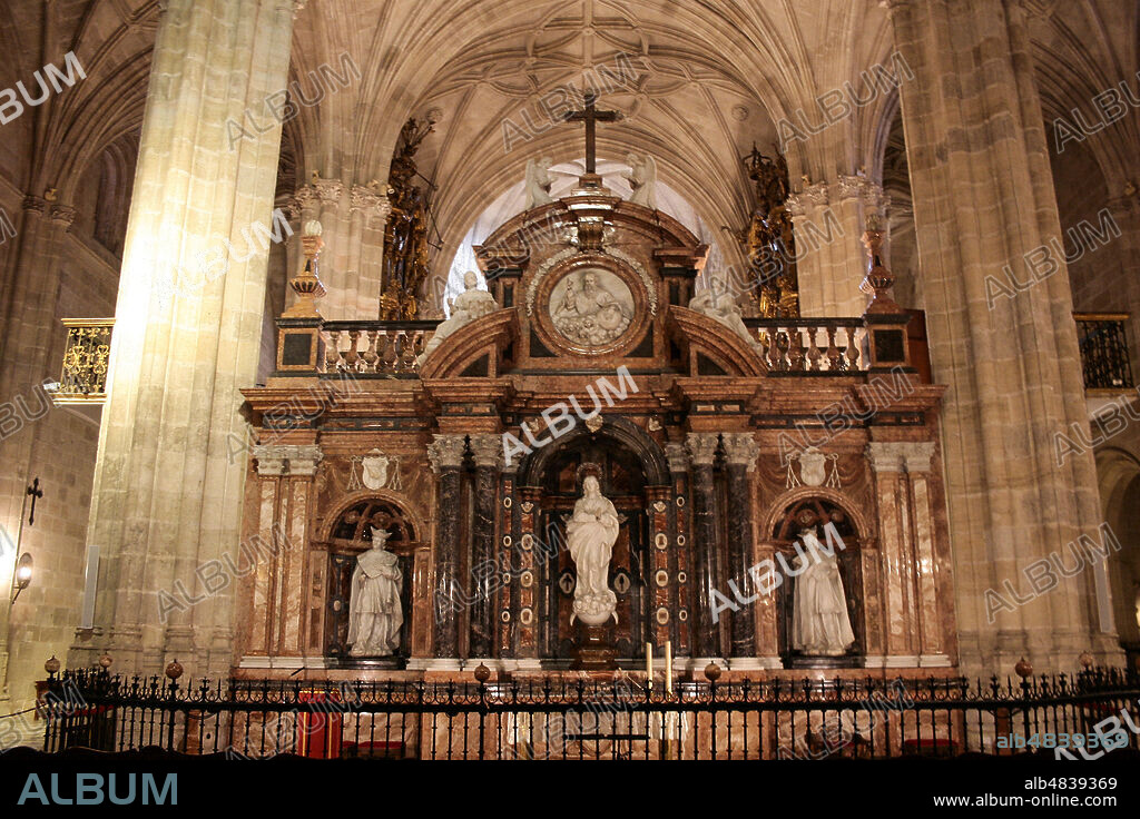 Almería, Andalusia, Spain, Europe.. Catedral de Santa María de la Encarnación (Cathedral of Saint Mary of the Incarnation). XVI century - Spanish Renaissance. Executed according to the design of Ventura Rodríguez (18th century), the Cathedral's trascoro is a sample of the neoclassical art between the walls of the temple, contrasting, with the Gothic layout of the ships at the foot of the monument .The statue of the Immaculate Conception in the central niche, escorted by the images of Santo Domingo de Guzmán and San Juan Nepomuceno dressed in the habit of canons.