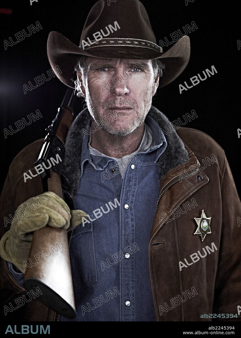ROBERT TAYLOR in LONGMIRE, 2012, directed by J. MICHAEL MURO and PETER WELLER. Copyright WARNER HORIZON TELEVISION.