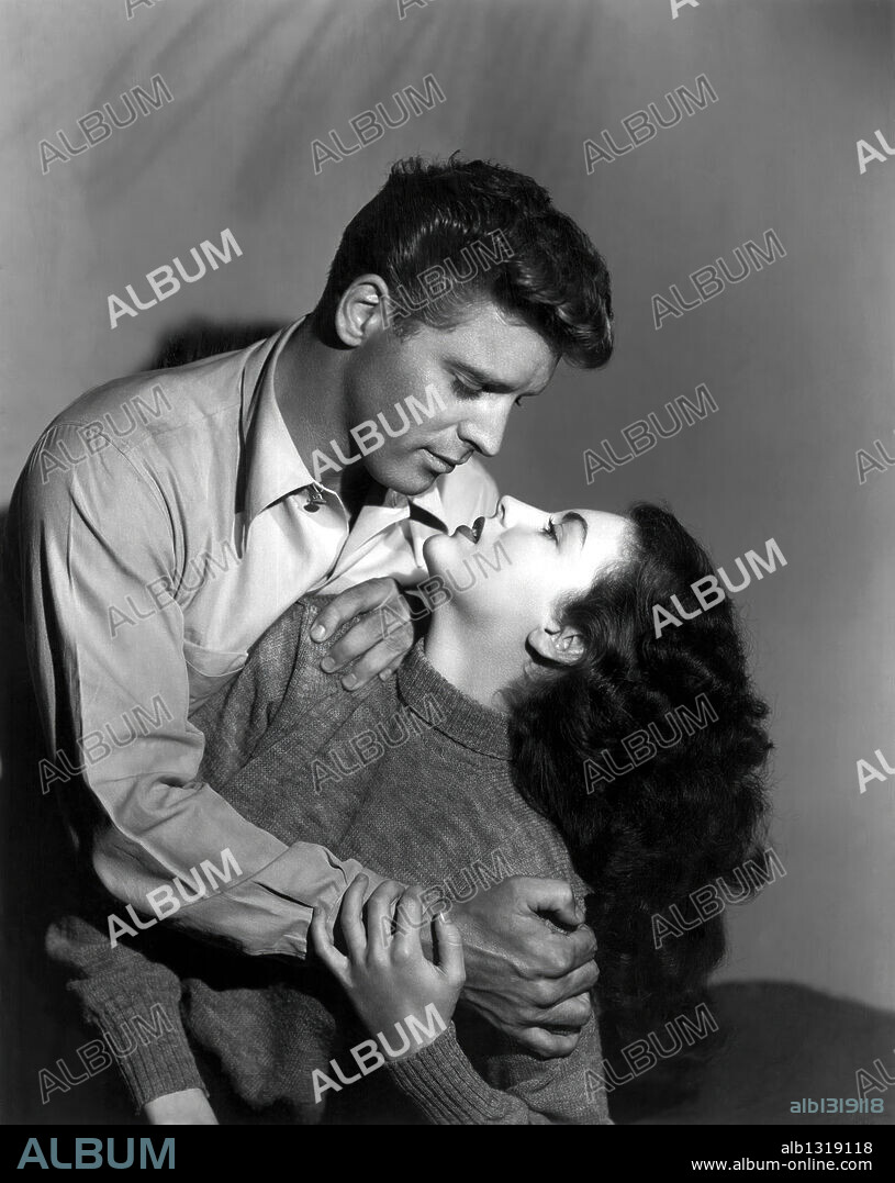 AVA GARDNER and BURT LANCASTER in THE KILLERS, 1946, directed by ROBERT SIODMAK. Copyright UNIVERSAL PICTURES.