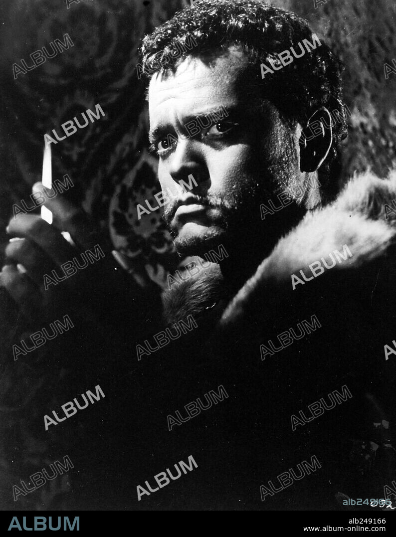 ORSON WELLES y SHAKESPEARE OTELLO. ORSON WELLES en OTELO, 1952 (TRAGEDY OF OTHELLO: THE TRAGEDY OF OTHELLO: THE MOOR OF VENICE), dirigida por ORSON WELLES. Copyright UNITED ARTISTS.