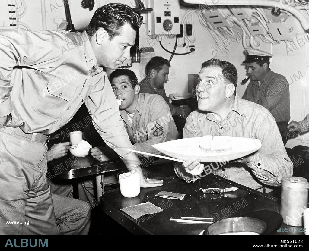 WILLIAM BENDIX and WILLIAM HOLDEN in SUBMARINE COMMAND, 1951, directed by JOHN FARROW. Copyright PARAMOUNT PICTURES.