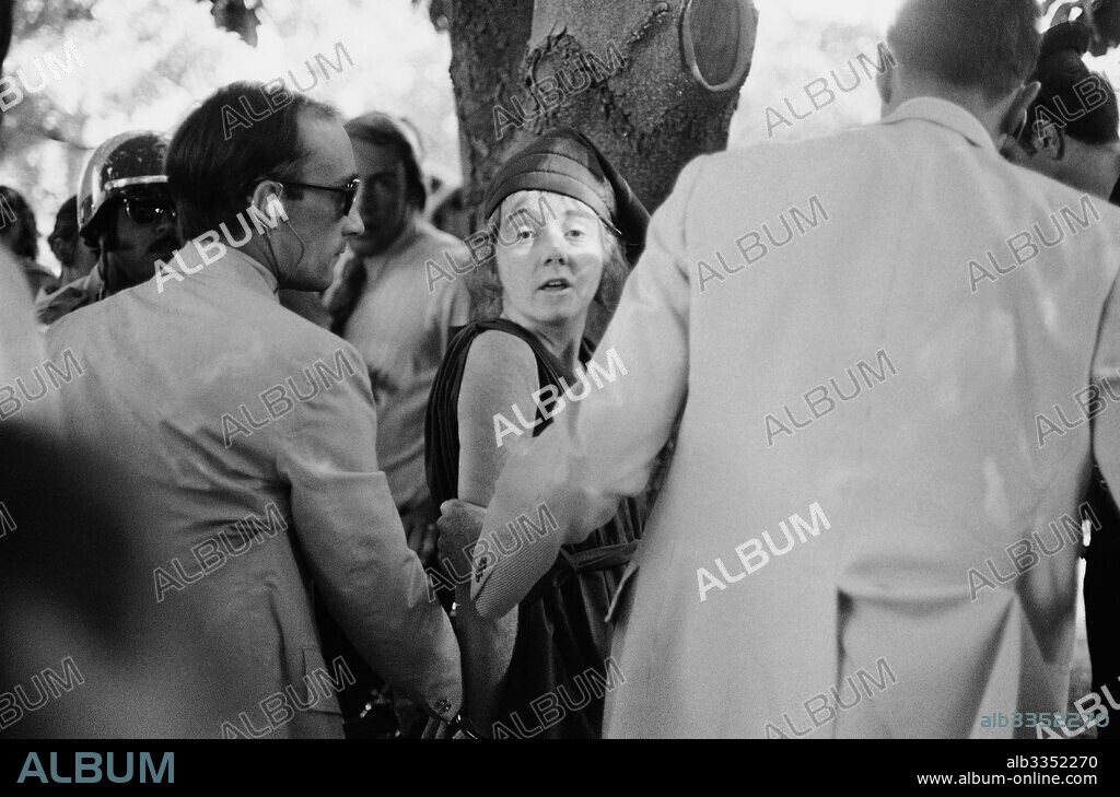 ANONYMOUS. The arrest of the Lynette "Squeaky" Fromme, September 5, 1975.