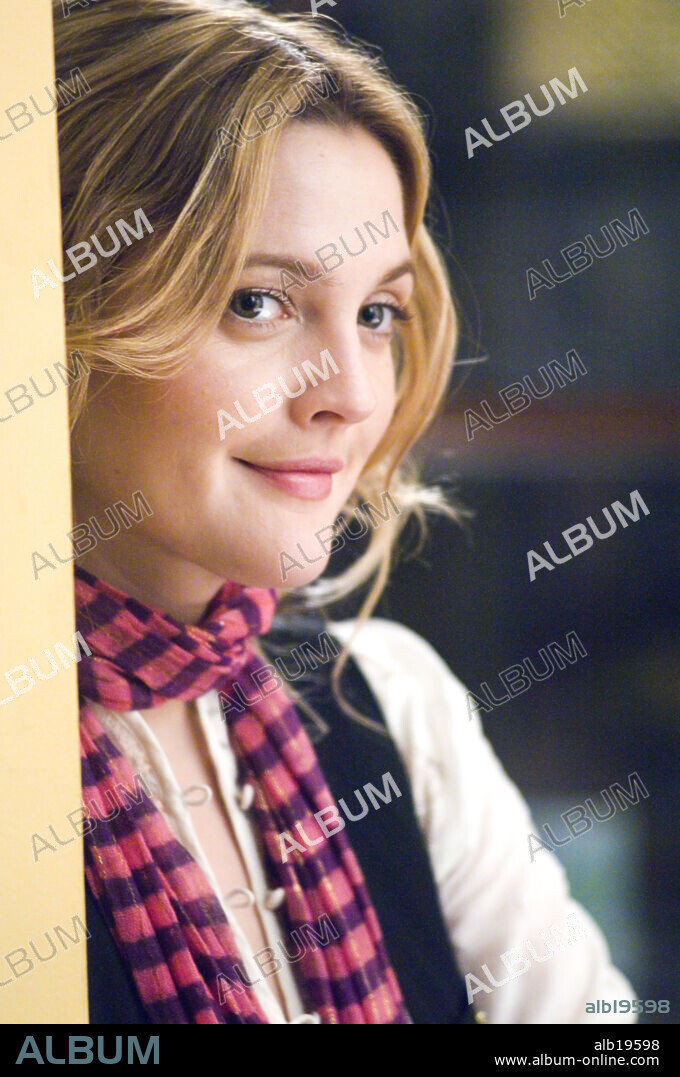 DREW BARRYMORE in MUSIC AND LYRICS, 2007, directed by MARC LAWRENCE. Copyright WARNER BROS.