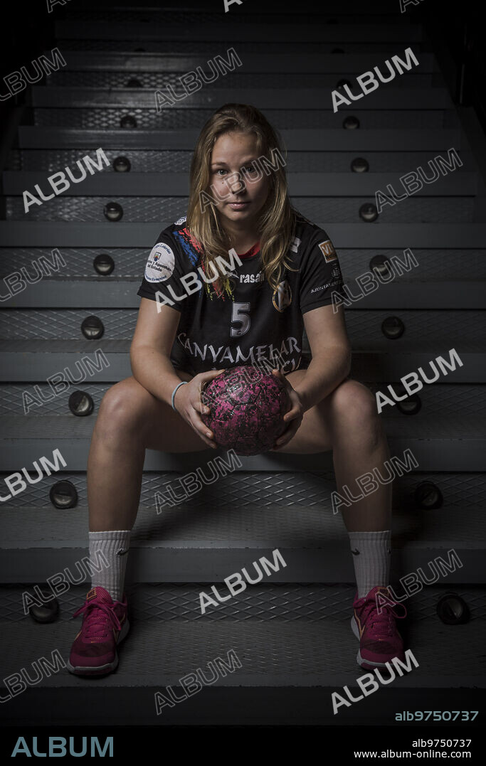 Valencia, 07/01/2016. Entrevista a Raquel Bejarano, jugadora de balonmano. Foto: Mikel Ponce ARCHDC.
