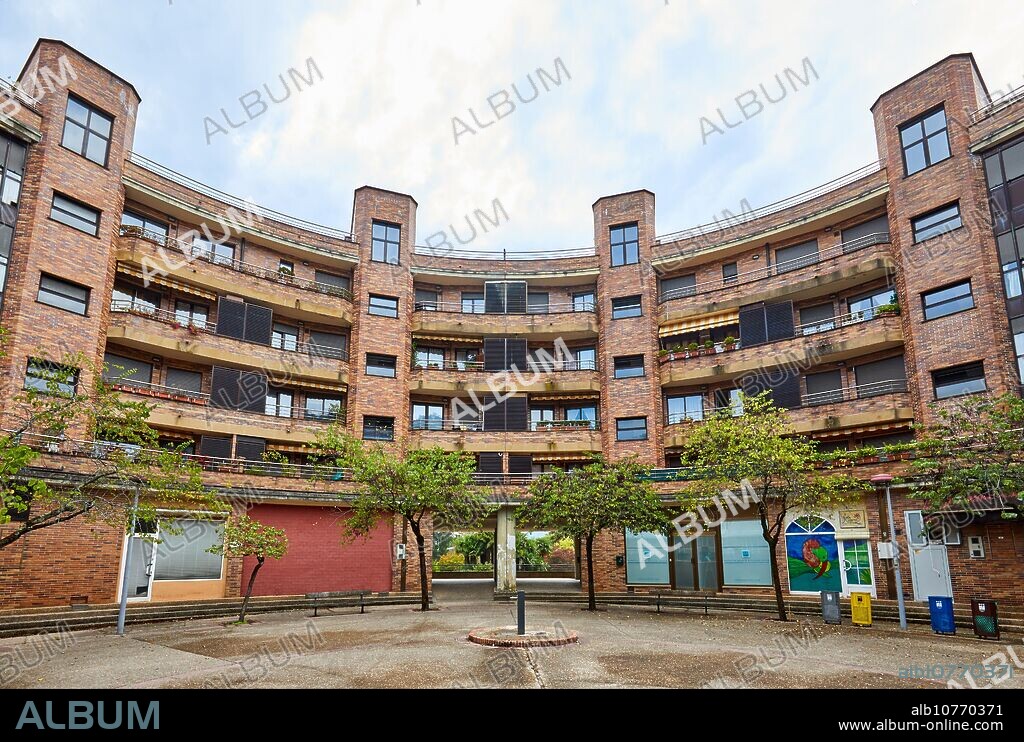 Apartment building, Marieluts Auzoa, Hernani, Gipuzkoa, Basque Country, Spain, Europe.