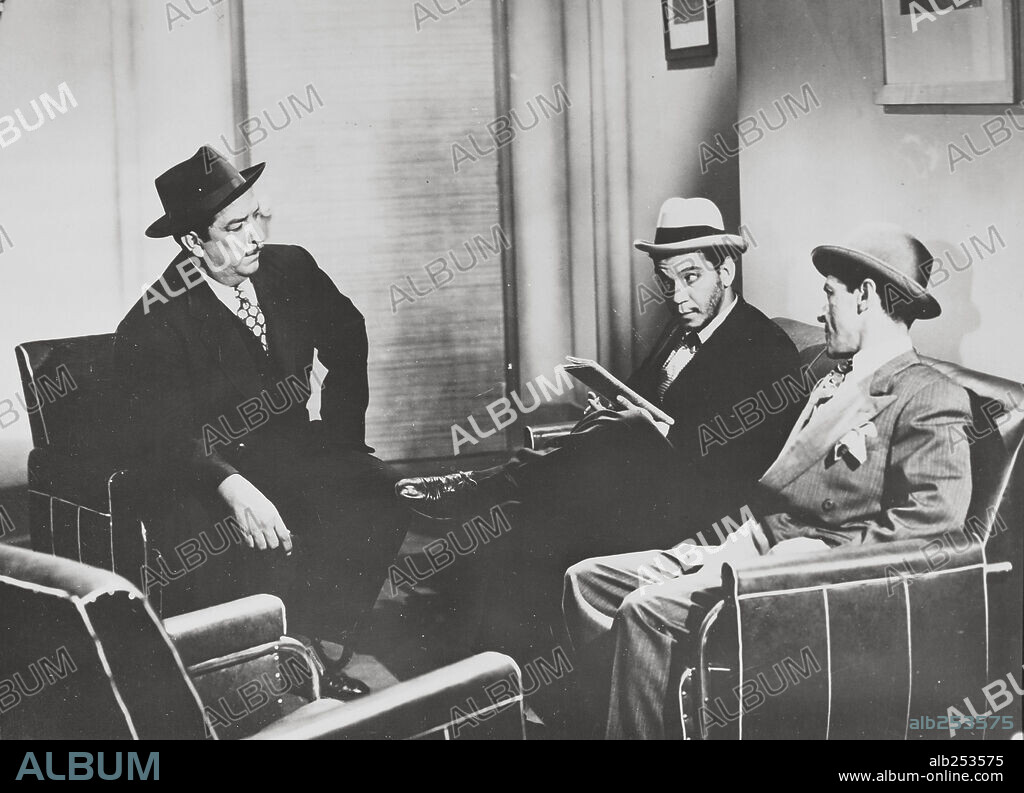 CANTINFLAS in EL SUPERSABIO, 1948, directed by MIGUEL M. DELGADO. Copyright POSA FILMS, S.A.