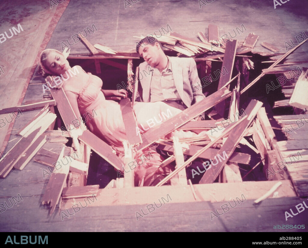 ANITA EKBERG und JERRY LEWIS in HOLLYWOOD OR BUST, 1956, unter der Regie von FRANK TASHLIN. Copyright PARAMOUNT PICTURES.