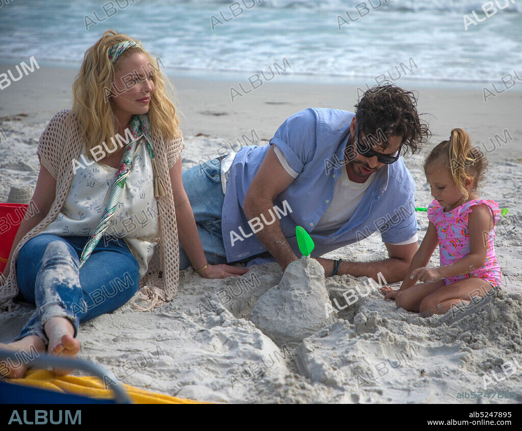 HARRY CONNICK JR. and KATHERINE HEIGL in FEAR OF RAIN, 2021, directed by CASTILLE LANDON. Copyright Sweet Tomato Films / Zero Gravity Management.