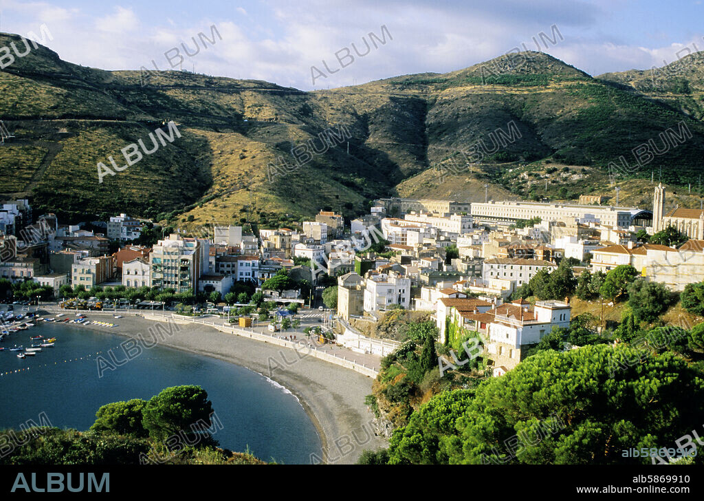 Portbou, último pueblo español junto a frontera con Francia (Alt Empordà / Costa Brava).