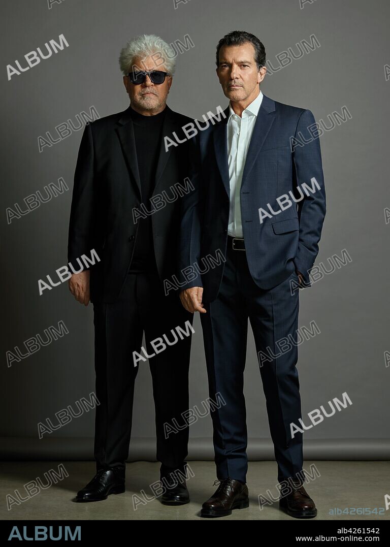 ANTONIO BANDERAS et PEDRO ALMODOVAR dans DOLOR Y GLORIA, 2019, réalisé par PEDRO ALMODOVAR. Copyright EL DESEO S.A / BUSTOS, NICO.