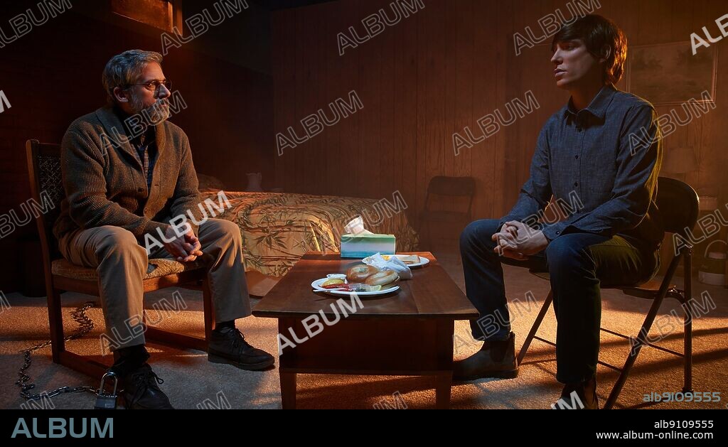 DOMHNALL GLEESON and STEVE CARELL in THE PATIENT, 2022, directed by CHRIS LONG and KEVIN BRAY. Copyright FX PRODUCTIONS.