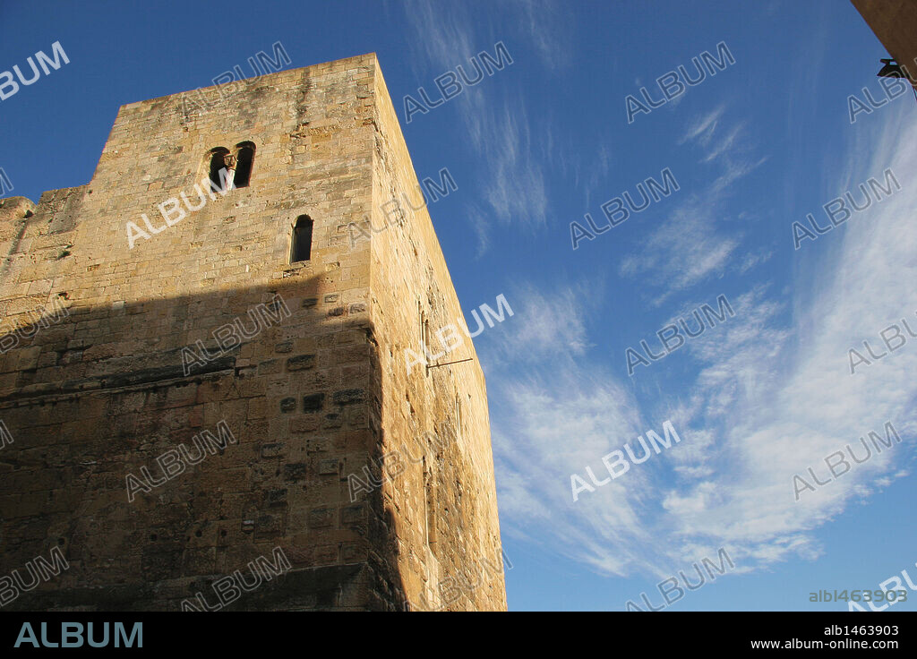 ARTE ROMANO. ESPAÑA. El PRETORIO o PALACIO DE AUGUSTO o CASTILLO DE PILATOS o DEL REY. Edificio que era en realidad una de las torres romanas que flanqueaban el recinto del foro provincial, del siglo I a. C. Habilitada en época medieval para albergar al reyes. TARRAGONA, capital. Cataluña.