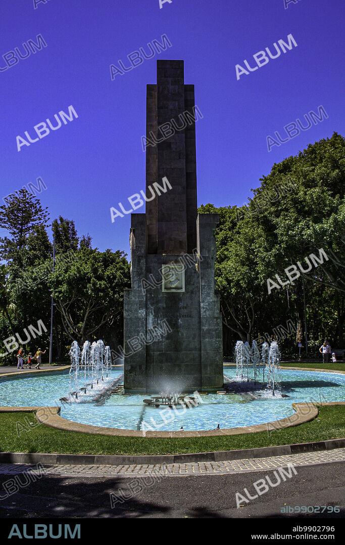 Santa Cruz de Tenerife, Tenerife, Comunidad Autonoma des Canarias, Spain. Parque Garcìa Sanabria. Fuente "La Fecundidad" (Source "The Fertility").