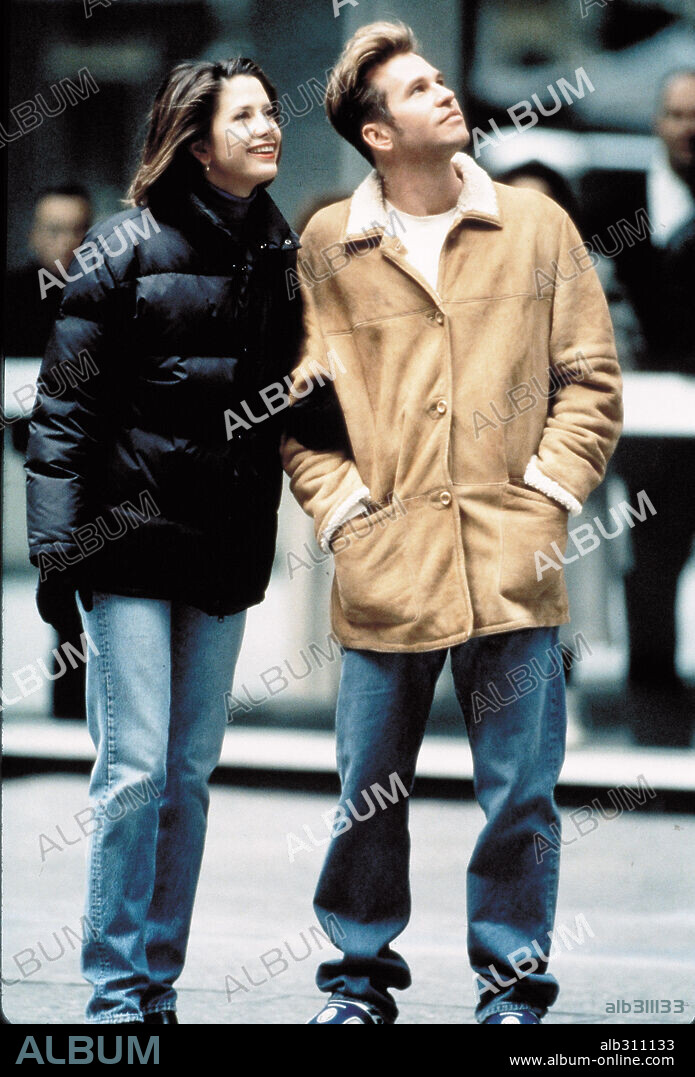 MIRA SORVINO and VAL KILMER in AT FIRST SIGHT, 1999, directed by IRWIN WINKLER. Copyright METRO GOLDWYN / CARUSO, PHILLIP.
