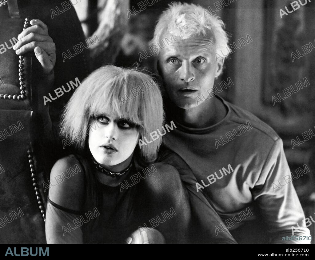 DARYL HANNAH und RUTGER HAUER in BLADE RUNNER, 1982, unter der Regie von RIDLEY SCOTT. Copyright LADD COMPANY/WARNER BROS.