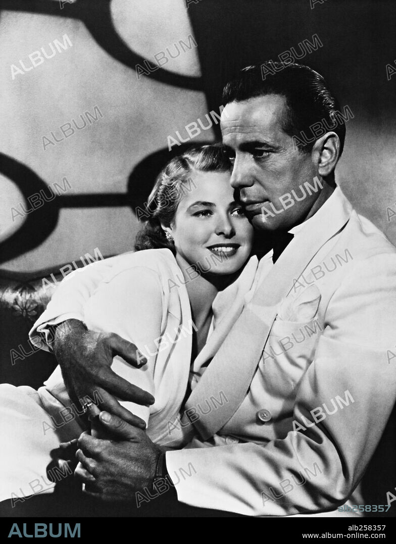 HUMPHREY BOGART y INGRID BERGMAN en CASABLANCA, 1942, dirigida por MICHAEL CURTIZ. Copyright WARNER BROTHERS.