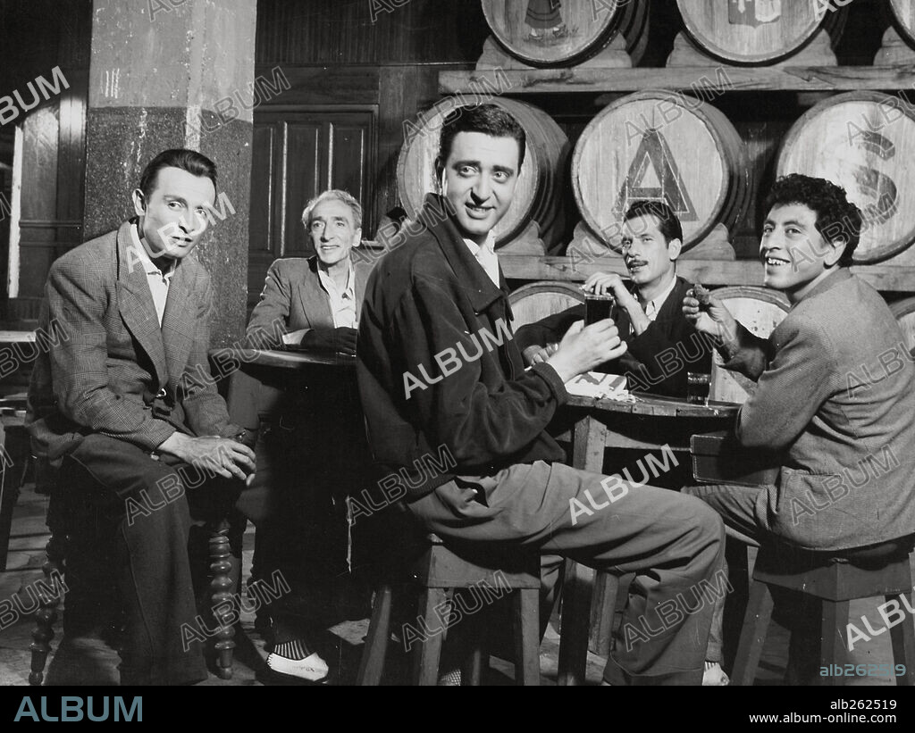 ANTONIO OZORES, CASSEN y TONY LEBLANC en LOS TRAMPOSOS, 1959, dirigida por PEDRO LAZAGA. Copyright AGATA FILMS SA.