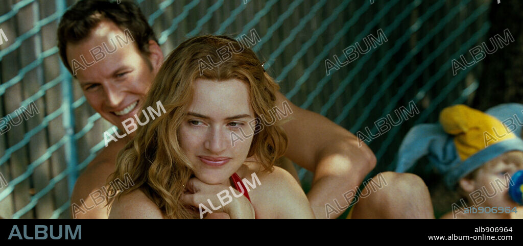 KATE WINSLET y PATRICK WILSON en JUEGOS SECRETOS [LITTLE CHILDREN], 2006 (LITTLE CHILDREN), dirigida por TODD FIELD. Copyright NEW LINE CINEMA.