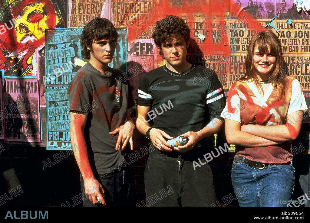 ALISON FOLLAND, CASEY AFFLECK and JOAQUIN PHOENIX in TO DIE FOR, 1995, directed by GUS VAN SANT. Copyright COLUMBIA TRISTAR.