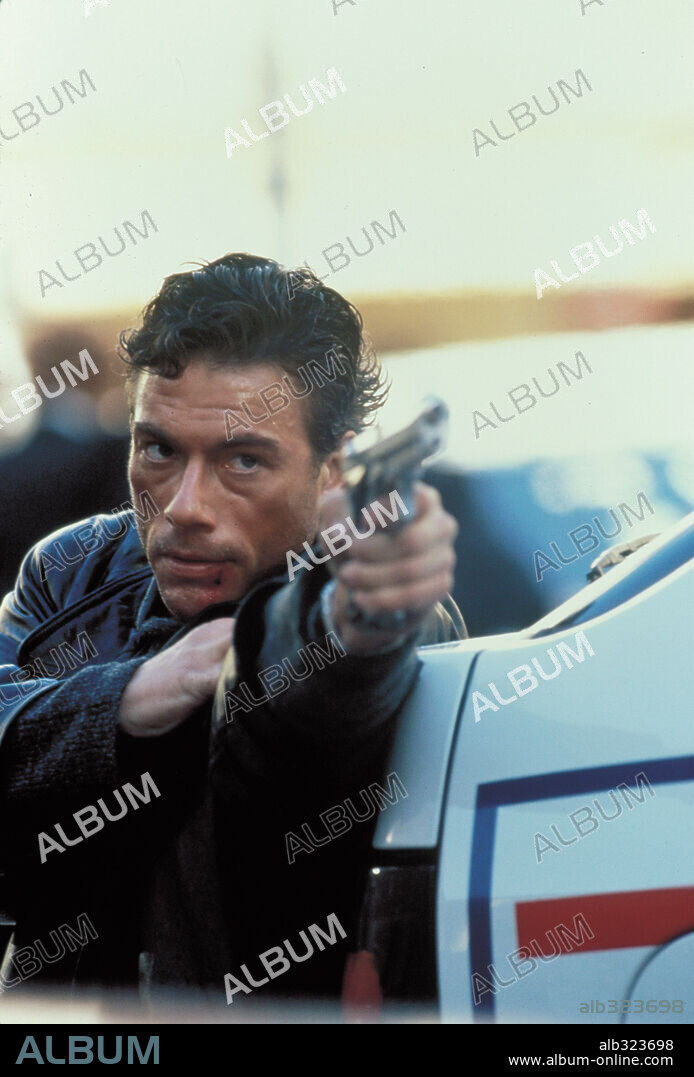 JEAN-CLAUDE VAN DAMME en AL LÍMITE DEL RIESGO, 1996 (MAXIMUM RISK), dirigida por RINGO LAM. Copyright COLUMBIA PICTURES / MARKFIELD, ALAN.
