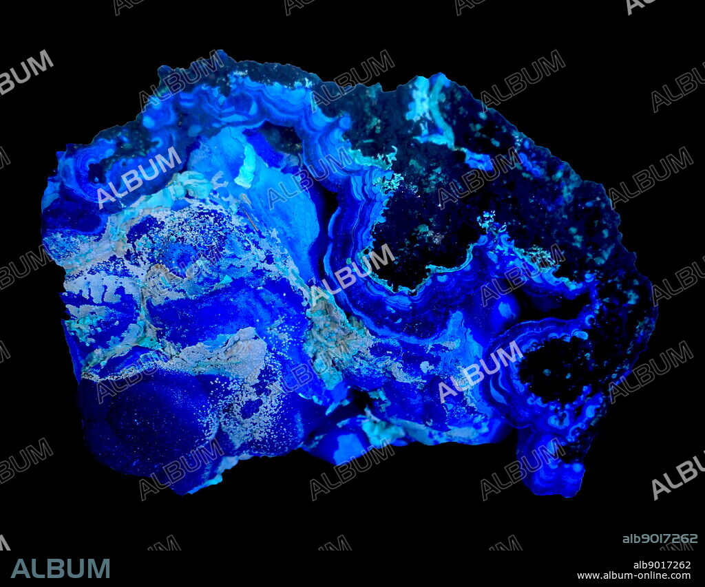 Mamillated crust with Malachite and Wad. Dated 21st Century.