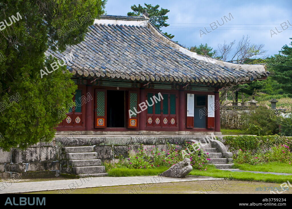 The temple complex of Songgyungwan, home of the Koryo Museum, Kaesong, North Korea, Asia.