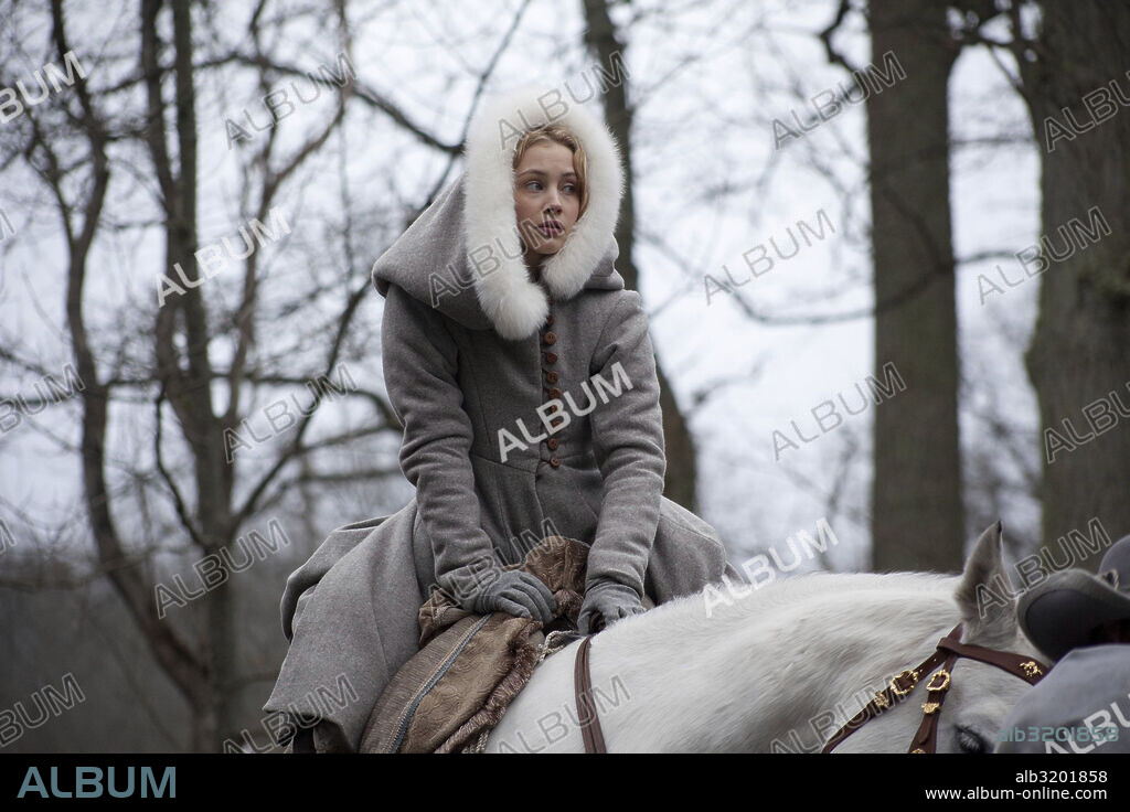 SARAH GADON in THE GIRL KING, 2015, directed by MIKA KAURISMAKI. Copyright MARIANNA FILMS/TRIPTYCH MEDIA/STARHAUS FILMPRODUKTION/GALAFI.