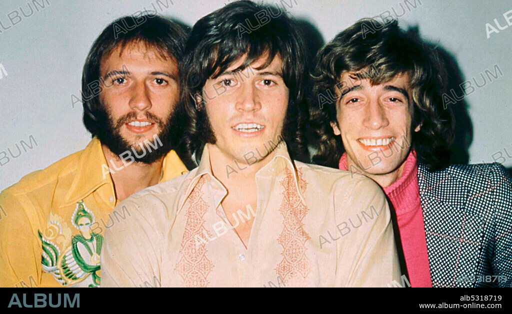 BARRY GIBB, MAURICE GIBB, ROBIN GIBB y THE BEE GEES en BEE GEES, THE: HOW CAN YOU MEND A BROKEN HEART, 2020, dirigida por FRANK MARSHALL. Copyright Diamond Docs / PolyGram Records.