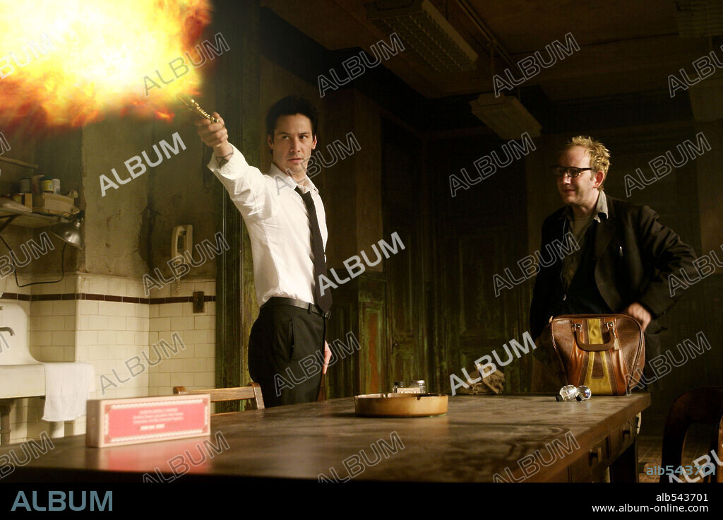 KEANU REEVES and MAX BAKER in CONSTANTINE, 2005, directed by FRANCIS LAWRENCE. Copyright WARNER BROS. PICTURES / JAMES, DAVID.
