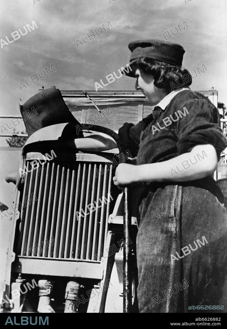 Women as Wehrmacht helpers on duty for the German Wehrmacht - here a flak helper in action as driver. 07/10/1944
