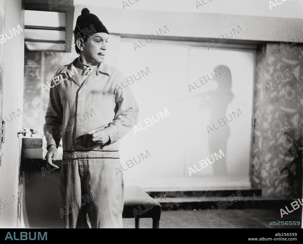 CANTINFLAS in EL BARRENDERO, 1982, directed by MIGUEL M. DELGADO. Copyright CANTINFLAS FILMS, S.A.