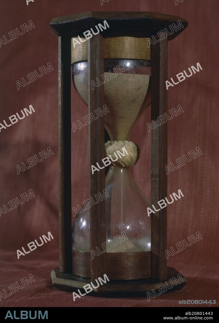 RELOJ DE ARENA DE MEDIA HORA - SALA COLON.