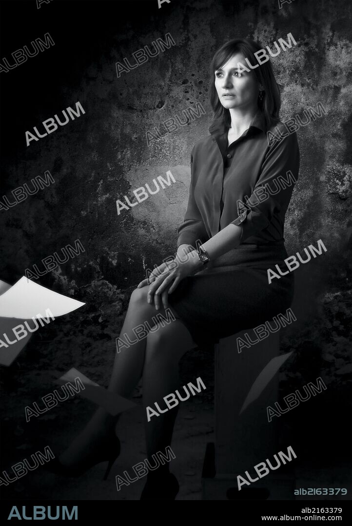 EMILY MORTIMER in THE NEWSROOM, 2012, directed by AARON SORKIN. Copyright HBO ENTERTAINMENT.