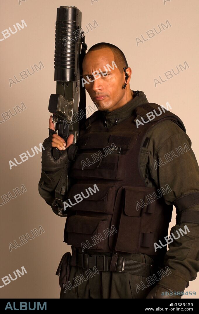 DWAYNE "THE ROCK" JOHNSON en DOOM, 2005, dirigida por ANDRZEJ BARTKOWIAK. Copyright WARNER BROS.