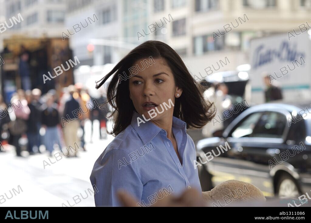 CATHERINE ZETA-JONES en MI SEGUNDA VEZ, 2009 (THE REBOUND), dirigida por BART FREUNDLICH. Copyright THE FILM DEPARTMENT/PROCESS PRODUCTIONS/A&F PRODUCTIONS.