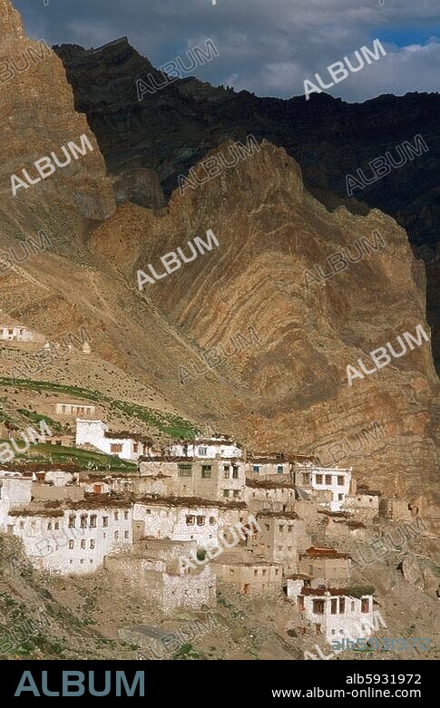 Photoksar (Zanskar, Ladakh, Himalayas, in the Indian state of Jammu-Kashmir). View of the village of Photoksar. Photo, 2000.