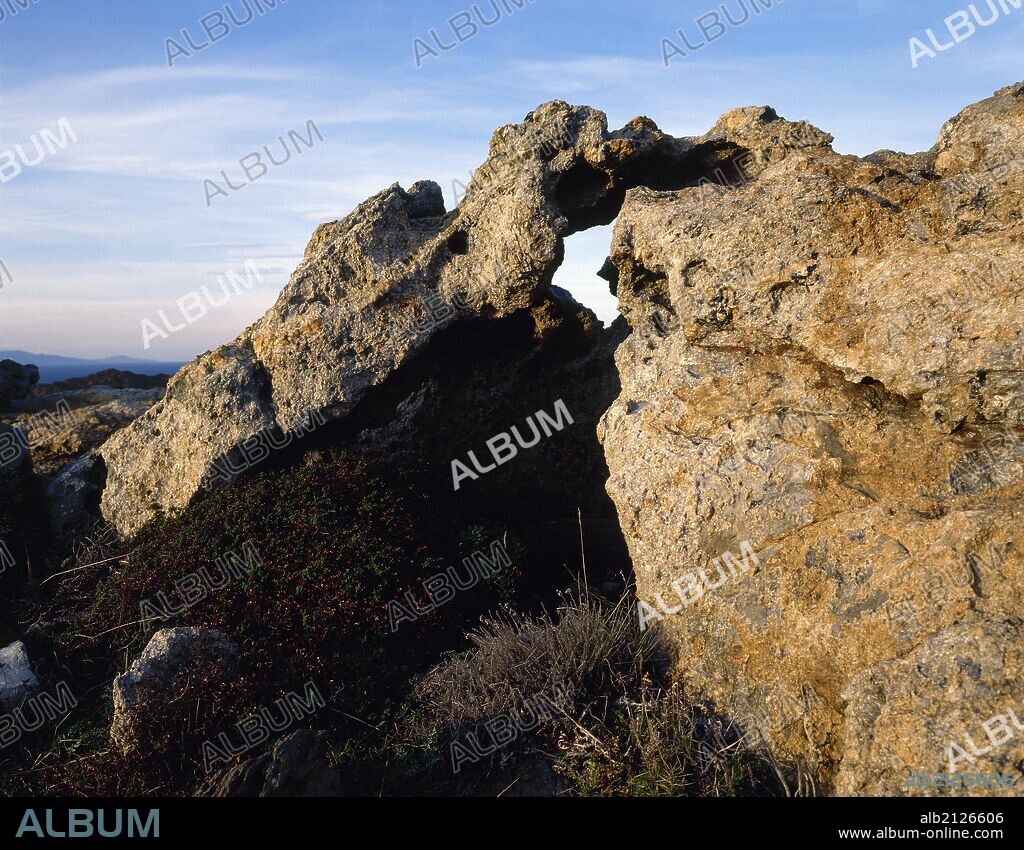 CATALUÑA. CAP DE CREUS. Detalle de las rocas que forman el mismo. Se halla en el litoral norte de Cataluña y cierra por el norte el golfo de Rosas. Provincia de Girona.