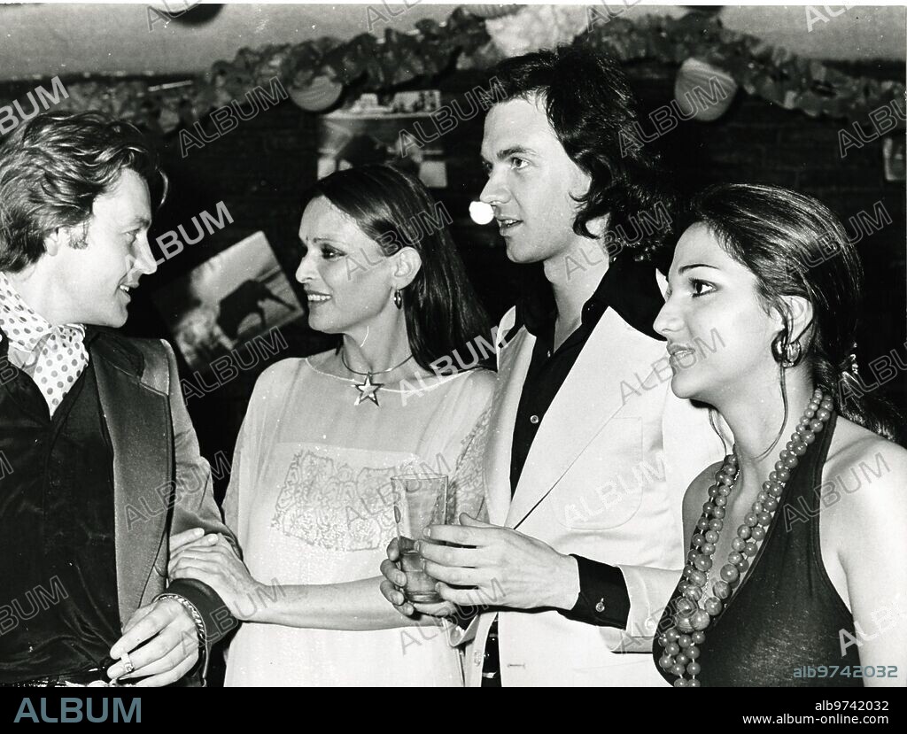 1970. Helmut Berger, Lucía Bosé, Camilo Sexto y Charo Vega en una imagen de los años 70.