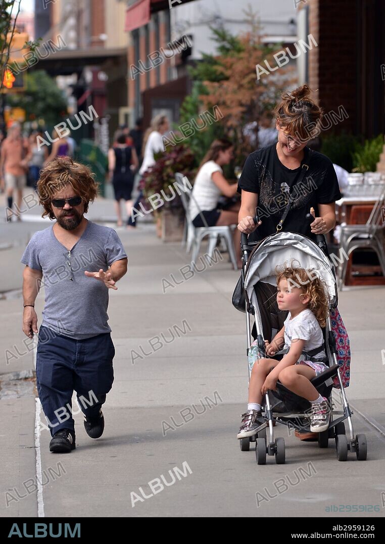 Aug. 27, 2015 - New York City, NY, USA - Actor Peter Dinklage walks in Tribeca with his wife Erica Schmidt and his daughter Zelig on August 27 2015 in New York City. 27/08/2015