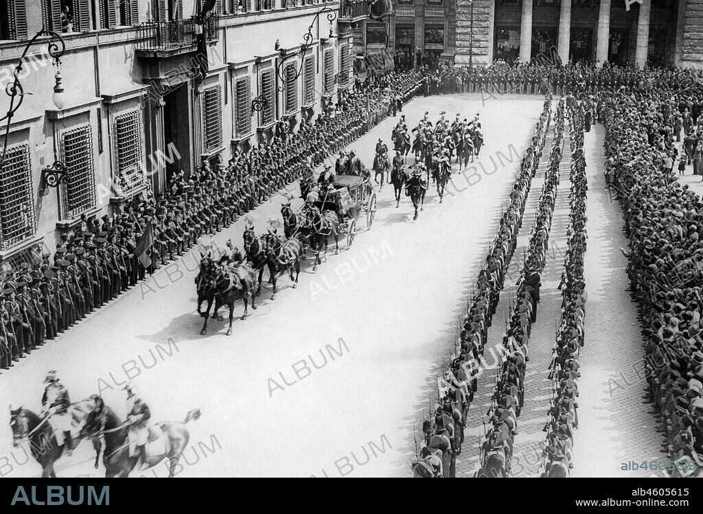 Italy. Rome. royal procession for the inauguration of the legislature. 1930.