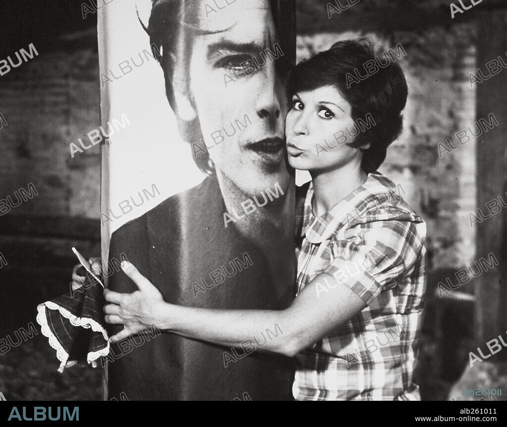 LINA MORGAN in UN DIA CON SERGIO, 1977, directed by RAFAEL ROMERO MARCHENT. Copyright LOTUS FILMS.