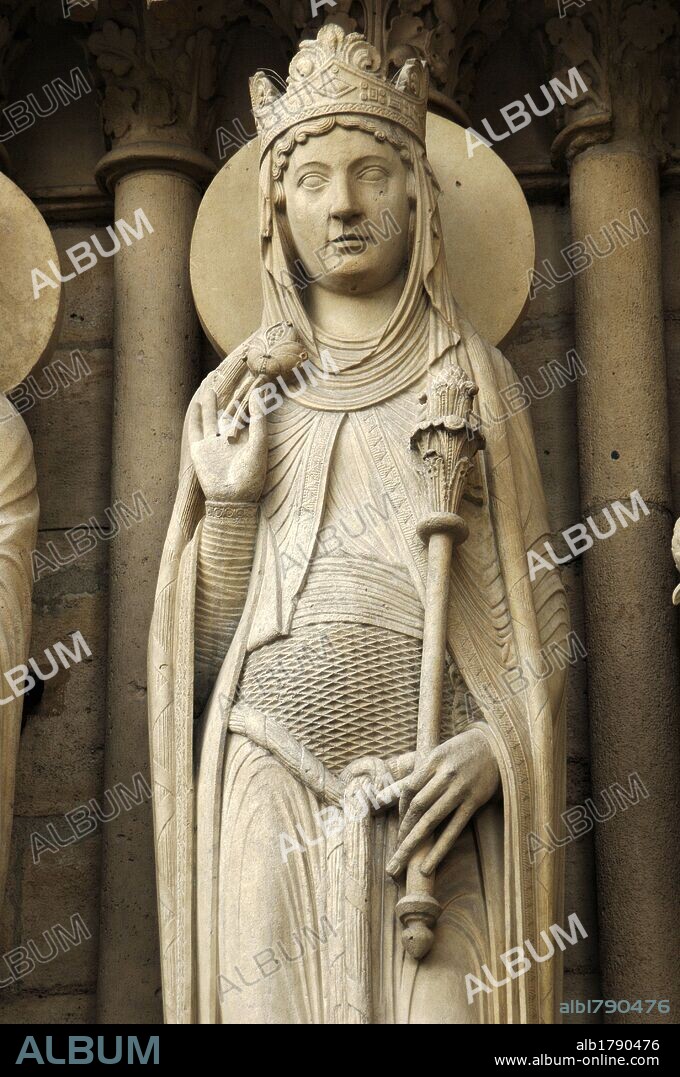 ARTE GOTICO. FRANCIA. Siglo XIII. Notre Dame. La Reina de Saba, una de las esculturas de las jamba izquierda del Portal de Santa Ana. París.