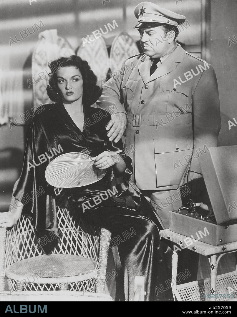 JANE RUSSELL y THOMAS GOMEZ en UNA AVENTURERA EN MACAO, 1952 (MACAO), dirigida por JOSEF VON STERNBERG. Copyright RKO.