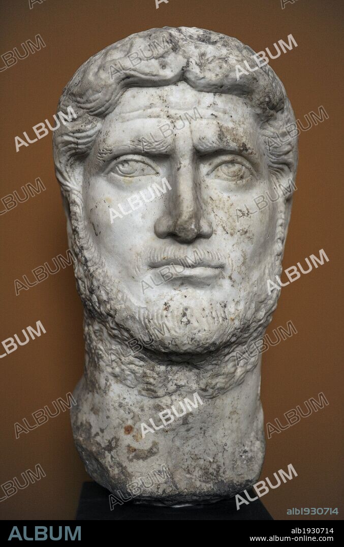 GALIENO, Publio Licinio Egnacio (Publius Licinius Egnatius Gallienus) (h.218-268). Emperador romano (253-268). BUSTO DE GALIENO. Procedente de los Baños de Caracalla, 268 d.C. Roma. Mármol. Museo Carlsberg Glyptotek. Copenhague. Dinamarca. Norte Europa.